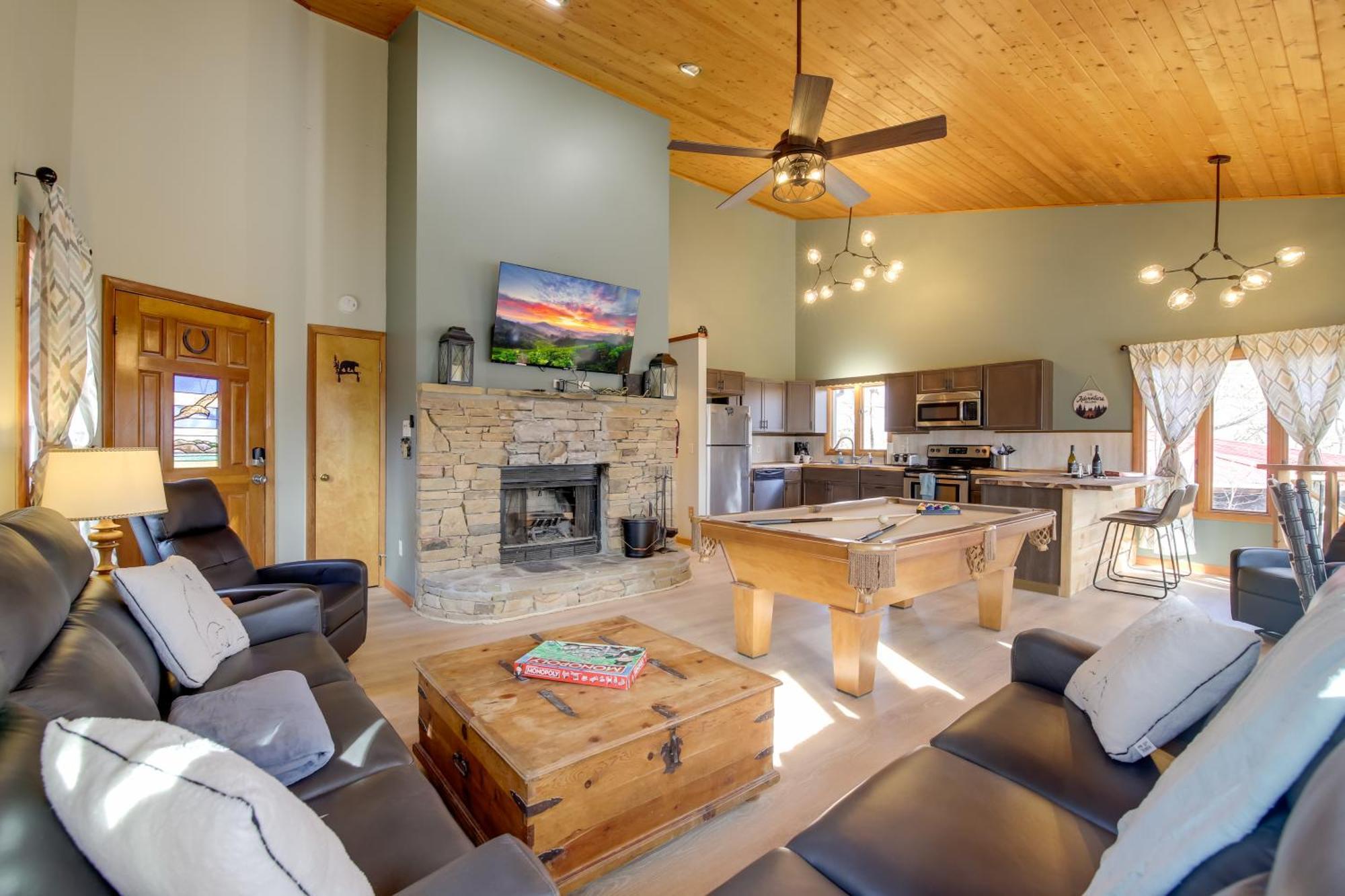 Gatlinburg Mountain Cabin With Hot Tub, Deck And Games Exteriér fotografie